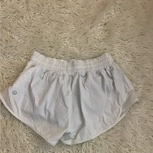 Lululemon White Hotty Hot Low Rise 2.5 Inch Shorts